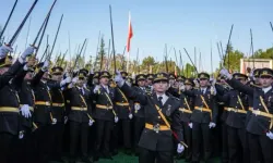 Kılıçlı yemin törenine katılan iki  teğmen disiplin kuruluna sevk edildi!