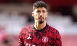 Manchester United, Altay Bayındır'ın kalemini kırdı