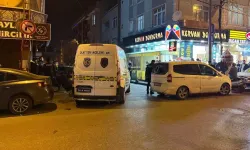 Küçükçekmece'de çay ocağına el bombası atıldı