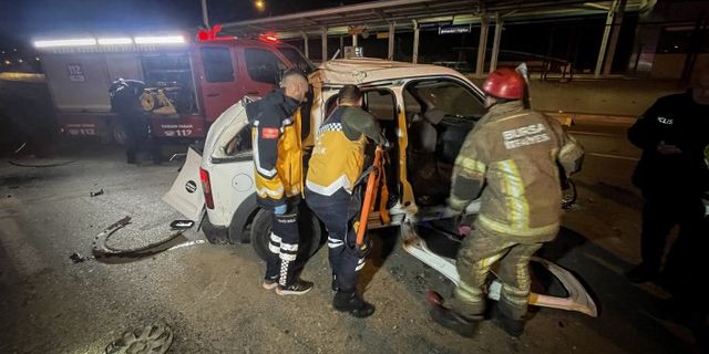 Bursa'da feci kaza: Murat Ersoy ve Salih Çabuk yaralandı