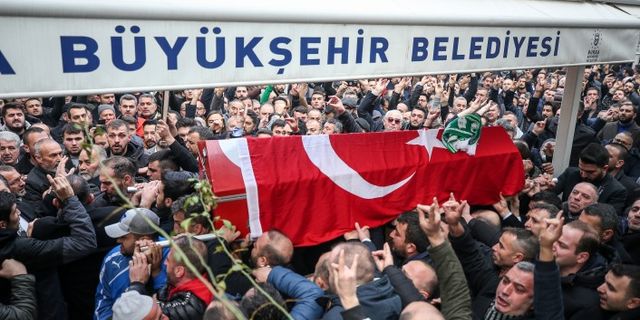 Cenazesine binlerce kişi katıldı: Eski Ülkü Ocakları Genel Başkanı Sinan Ateş, Bursa'da son yolculuğuna uğurlandı