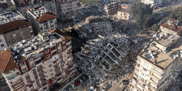 Bir ülke Türkiye'deki depremler nedeniyle ulusal yas ilan etti