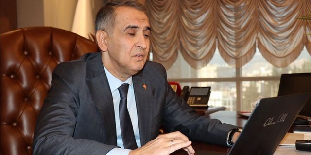Depremzedelere gülen Adıyaman Valisi Mahmut Çuhadar istifa etti. Mahmut Çuhadar kimdir?