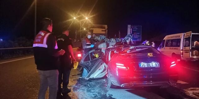 İzmir'de tıra çarpan otomobilin sürücüsü Mustafa Bolat öldü