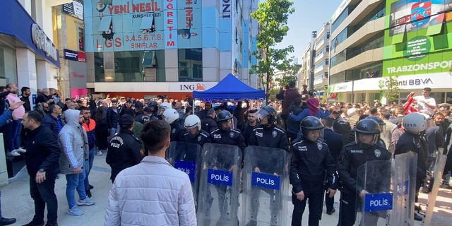 'Biz şeriatcıyız' diye bağırdılar! Trabzon'da HÜDA PAR gerginliği. Polis koruma altına aldı