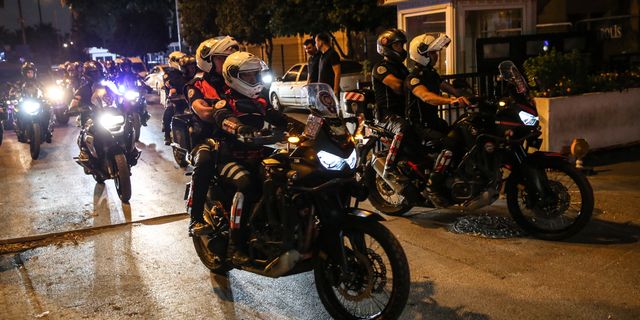 130 polis şafakta operasyona çıktı. Mersin'de hareketli saatler