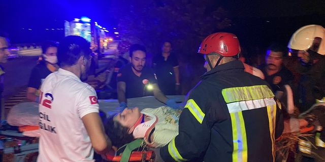 Manisa'da korkunç kaza. Fatma Kartalmış arka koltuktan fırlayıp aracın altında kaldı