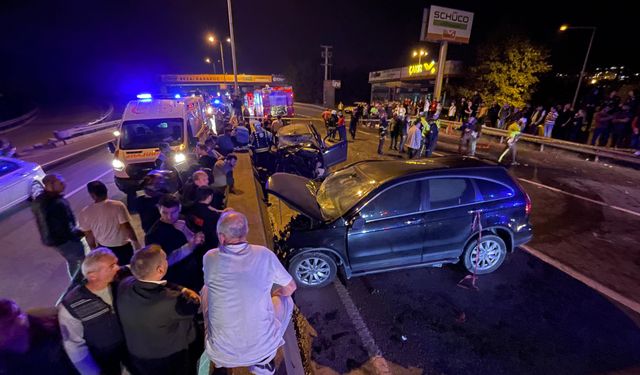 Kocaeli'de otomobille cip çarpıştı: 2 kişi öldü, 7 kişi yaralandı