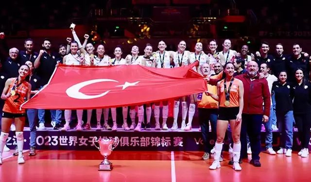 Türk takımları tarihe geçti. Eczacıbaşı dünya Şampiyonu. Vakıfbank dünya ikincisi