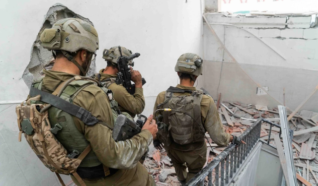 İsrailli gardiyanlar Filistinli mahkumu öldürdü!