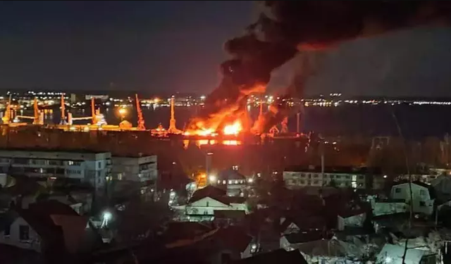 Ukrayna duyurdu: Kırım’da çıkarma Rus gemisi imha edildi!