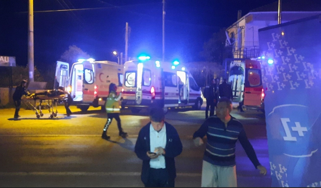 Milas’ta servis minibüsleri çarpıştı: 29 yaralı!