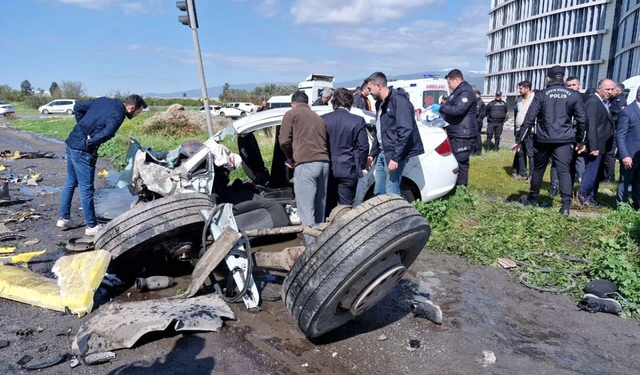 Hatay'da feci kaza: Aynı aileden 6 kişi öldü 1 kişi yaralandı
