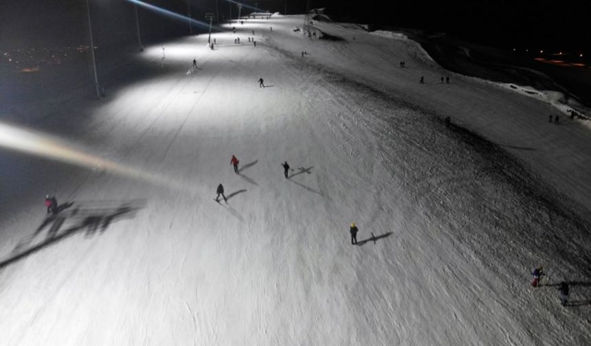 Küpkıran Kayak Merkezi'nde gece kayak keyfi