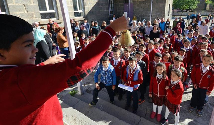 Hangi okullar açılacak? Bakan Mahmut Özer açıkladı