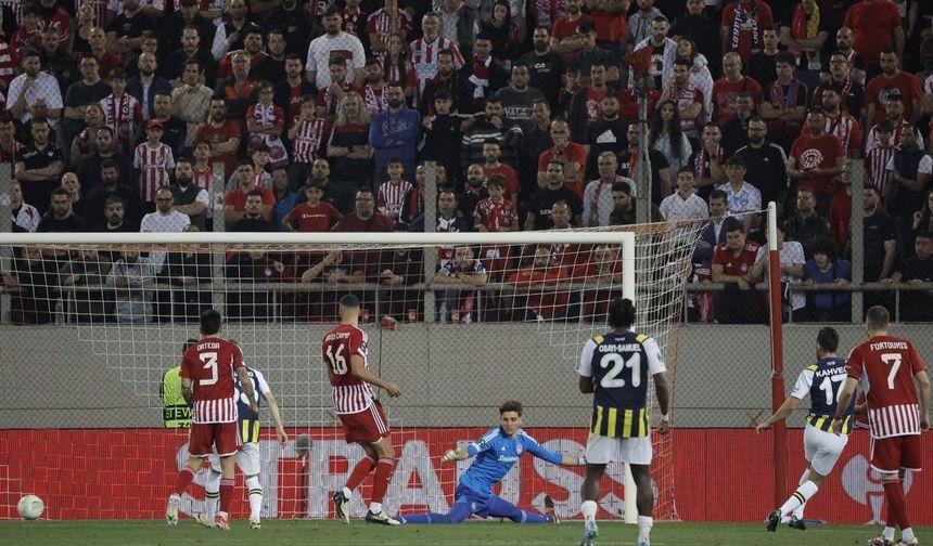 Fenerbahçe Olympiakos maçında geri döndü. 5 gollü müthiş maç