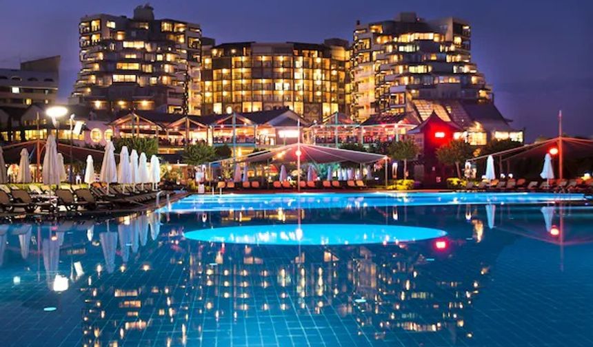 Antalya'daki Limak Lara Otel'de inanılmaz olay. 'Türk Vatandaşı' çıkan müşteriye bakın ne yaptılar?