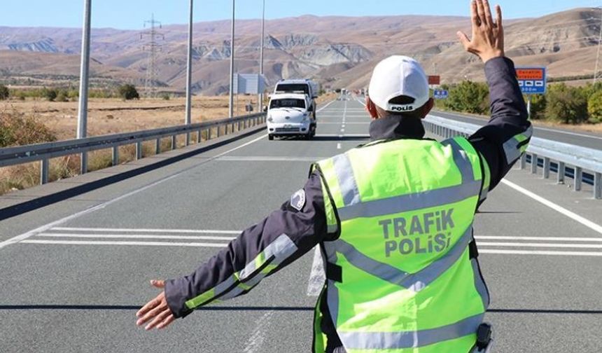 Sinop'taki trafik denetimlerinde kural ihlali yapanlara ceza kesildi